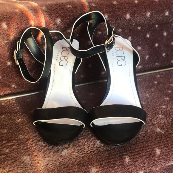 BCBG Black & White Strappy Sandal Heels - Picture 1 of 5